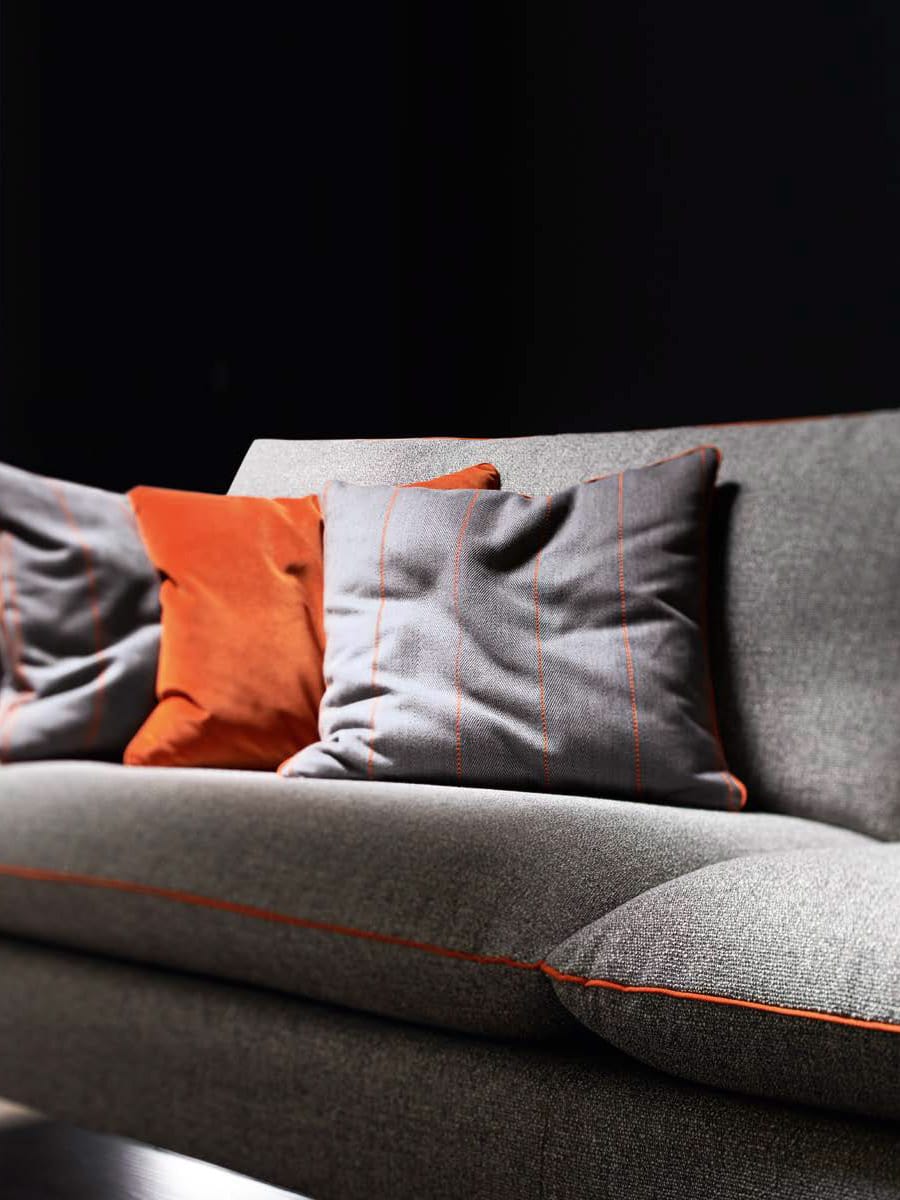Divano moderno Joy particolare cuscini