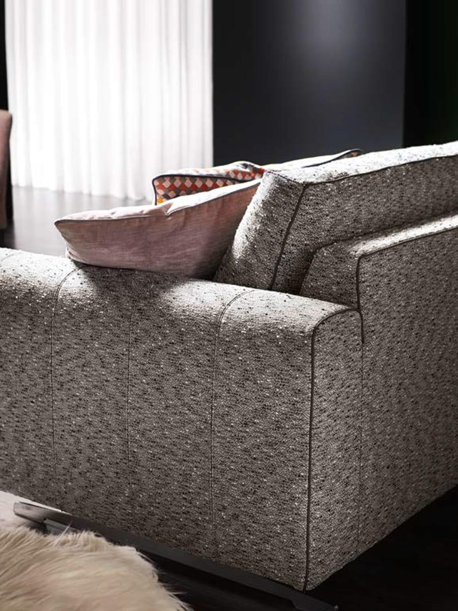 Divano moderno Stripe particolare schienale